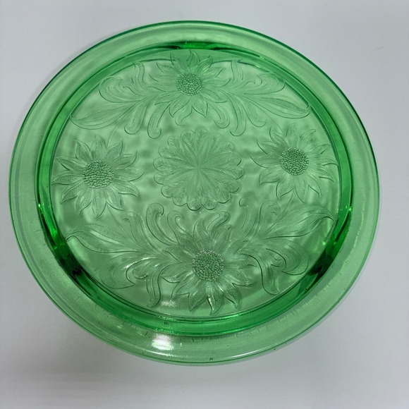 1930s Vtg Jeanette Green Depression GLOW Glass Sunflower Footed Cake Plate 10" - Picture 5 of 16
